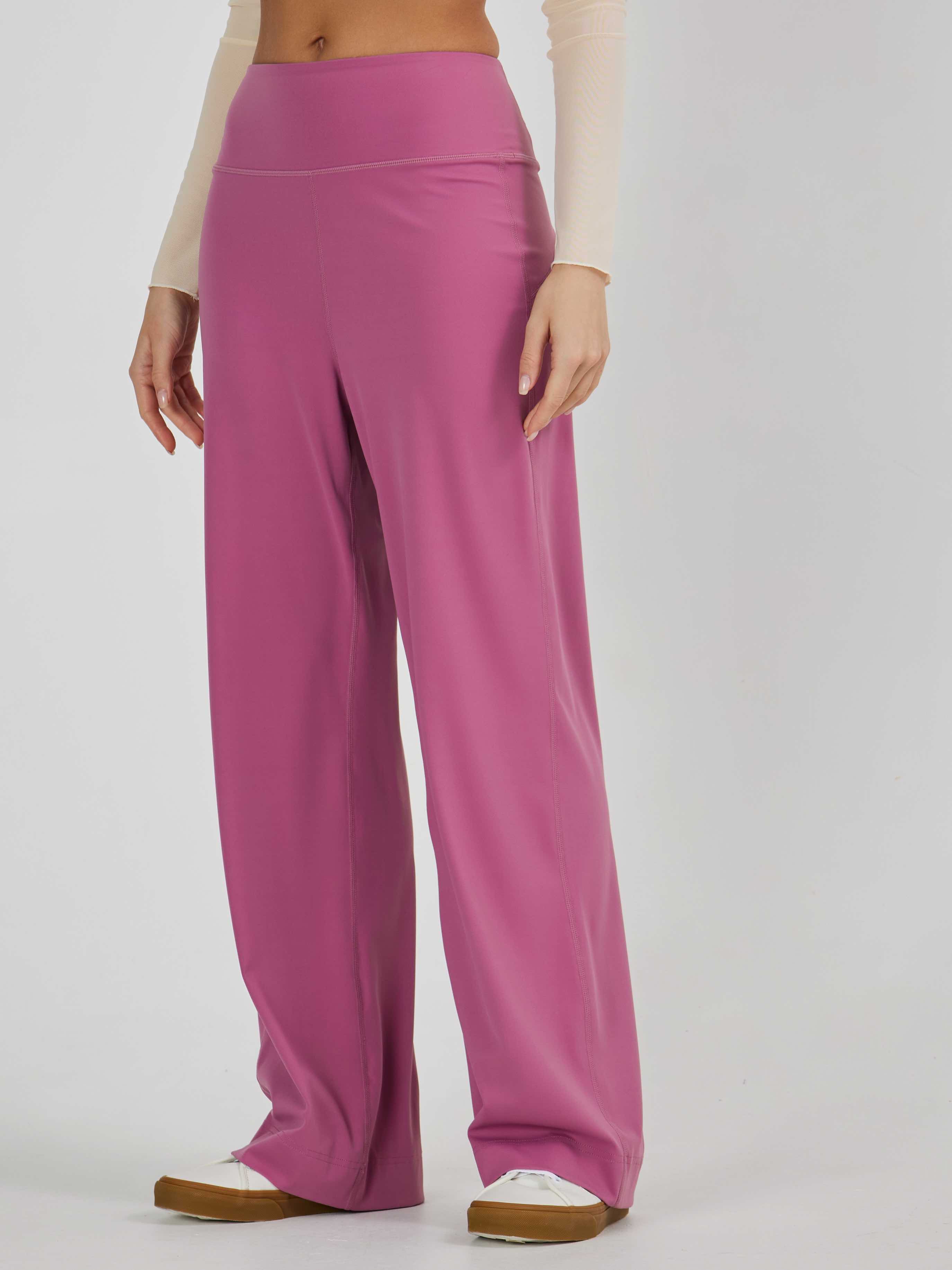 Брюки широкие на резинке с карманом на поясе сзади