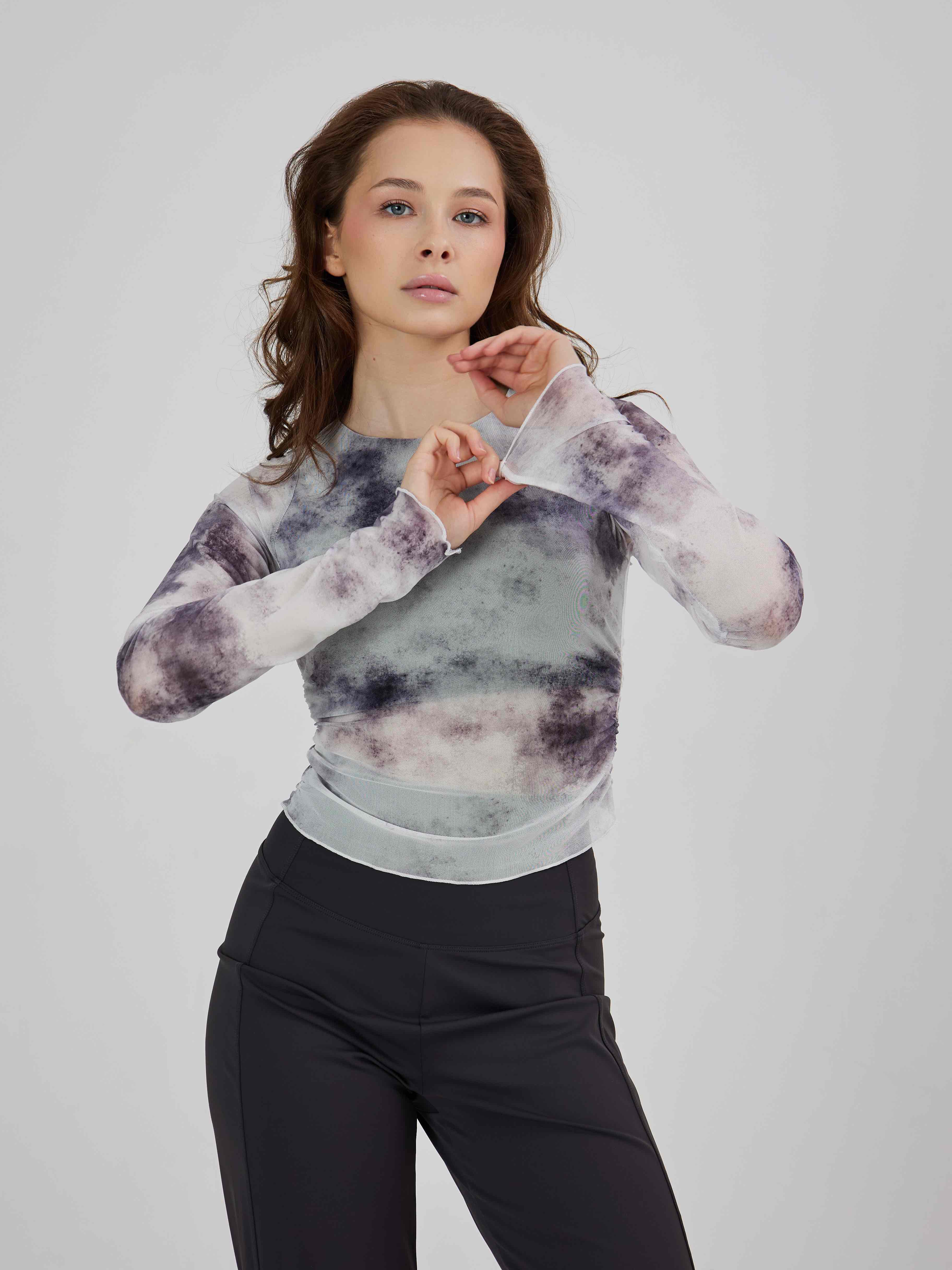 Лонгслив из сетки в технике tye-die с встроенным топом