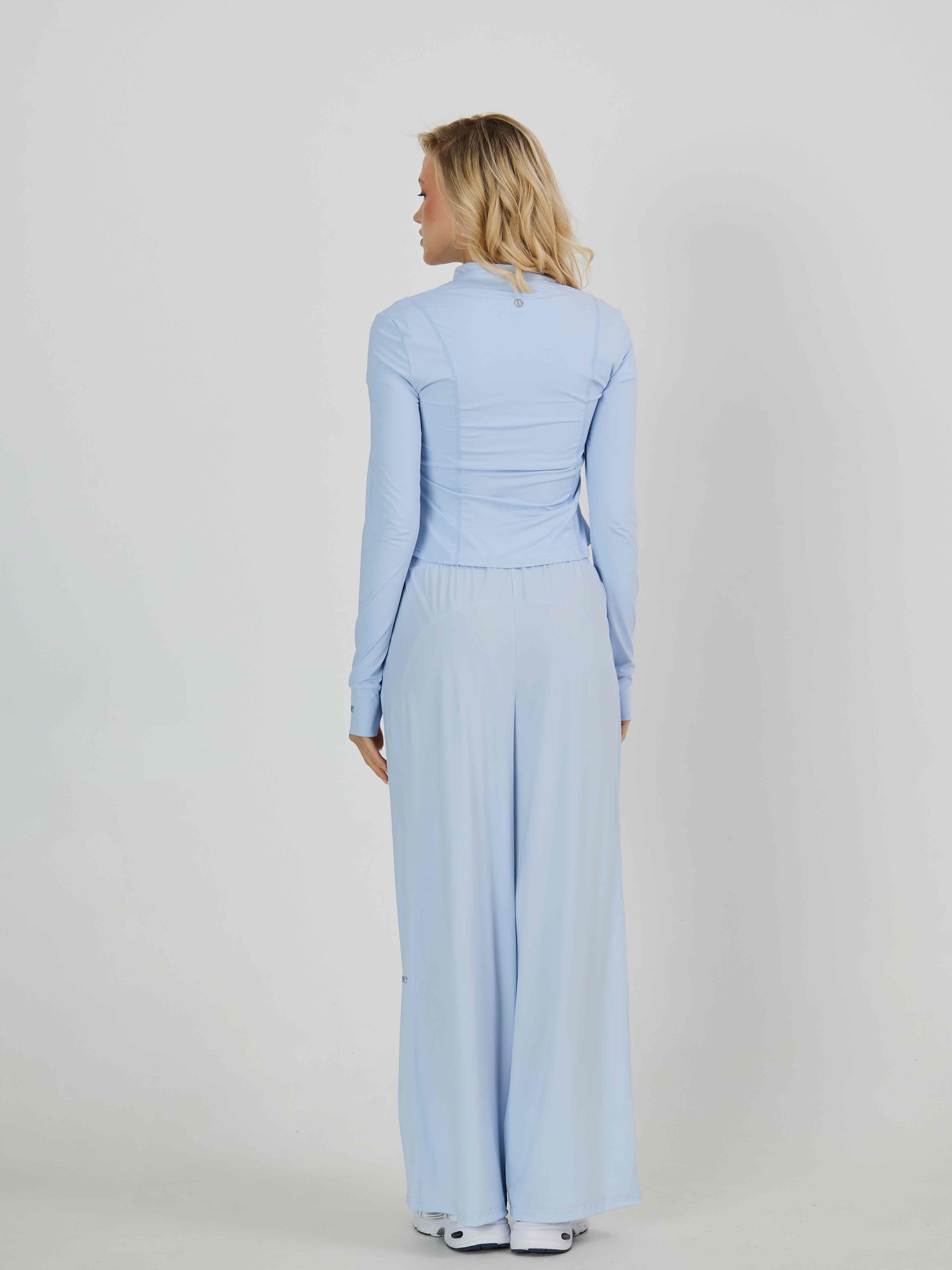 Брюки на резинке широкие из тонкой ткани SPF50