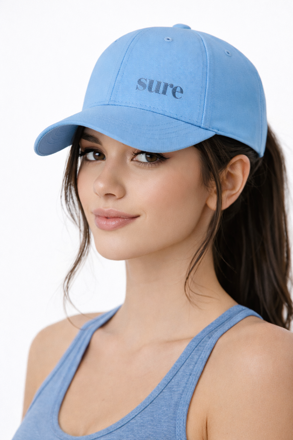 Кепка-бейсболка с маленьким логотипом