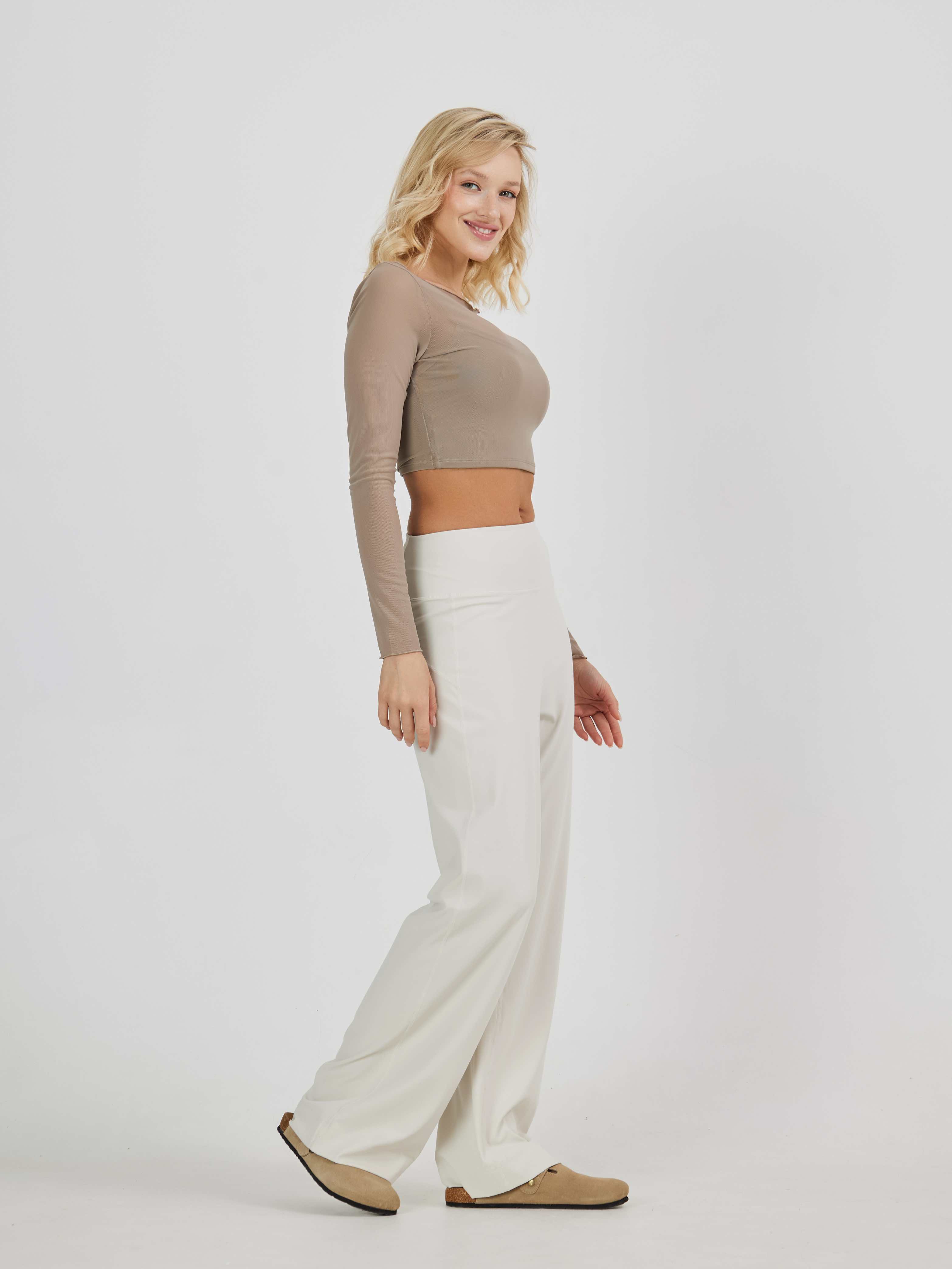 Брюки широкие на резинке с карманом на поясе сзади