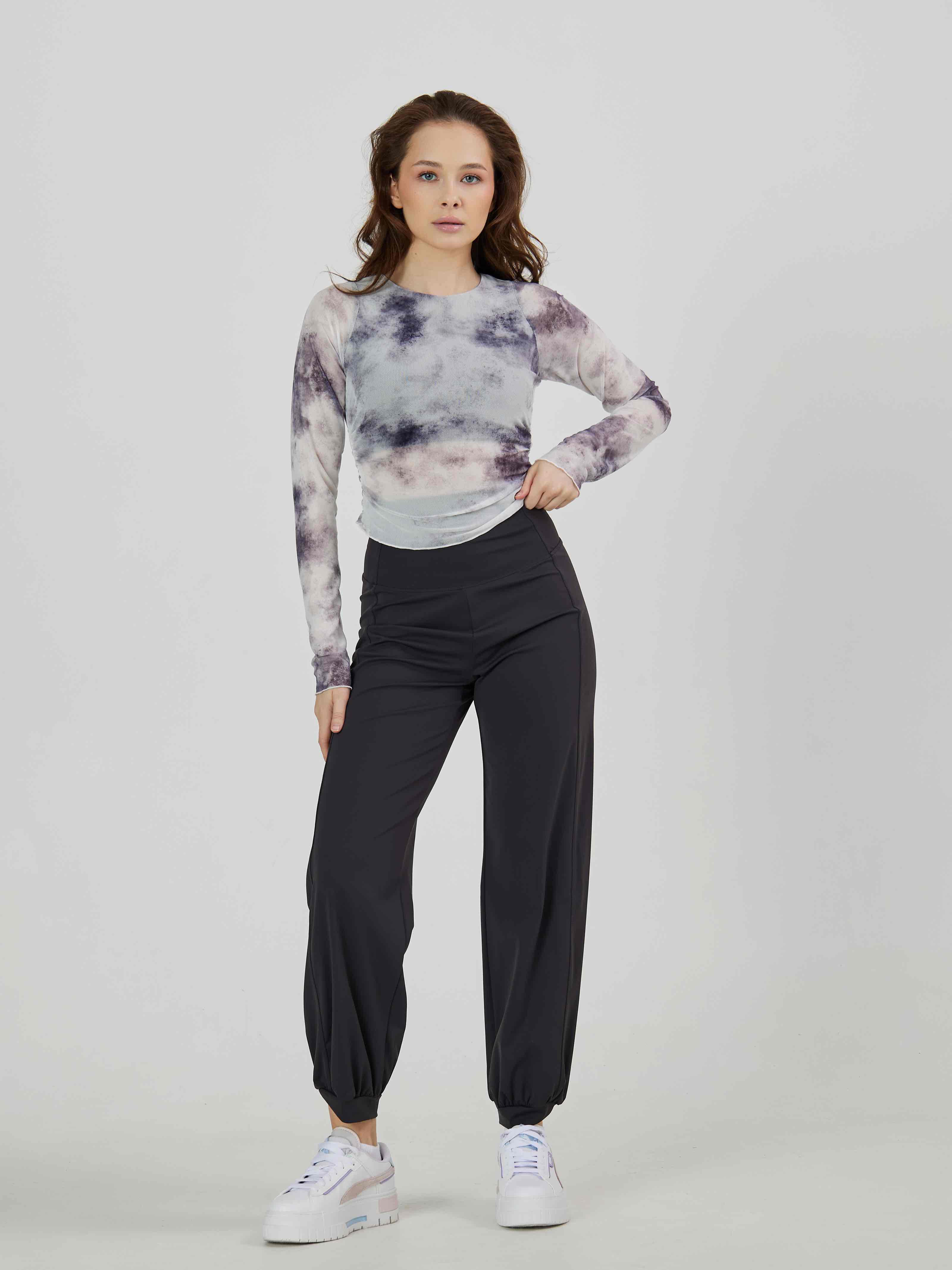 Лонгслив из сетки в технике tye-die с встроенным топом