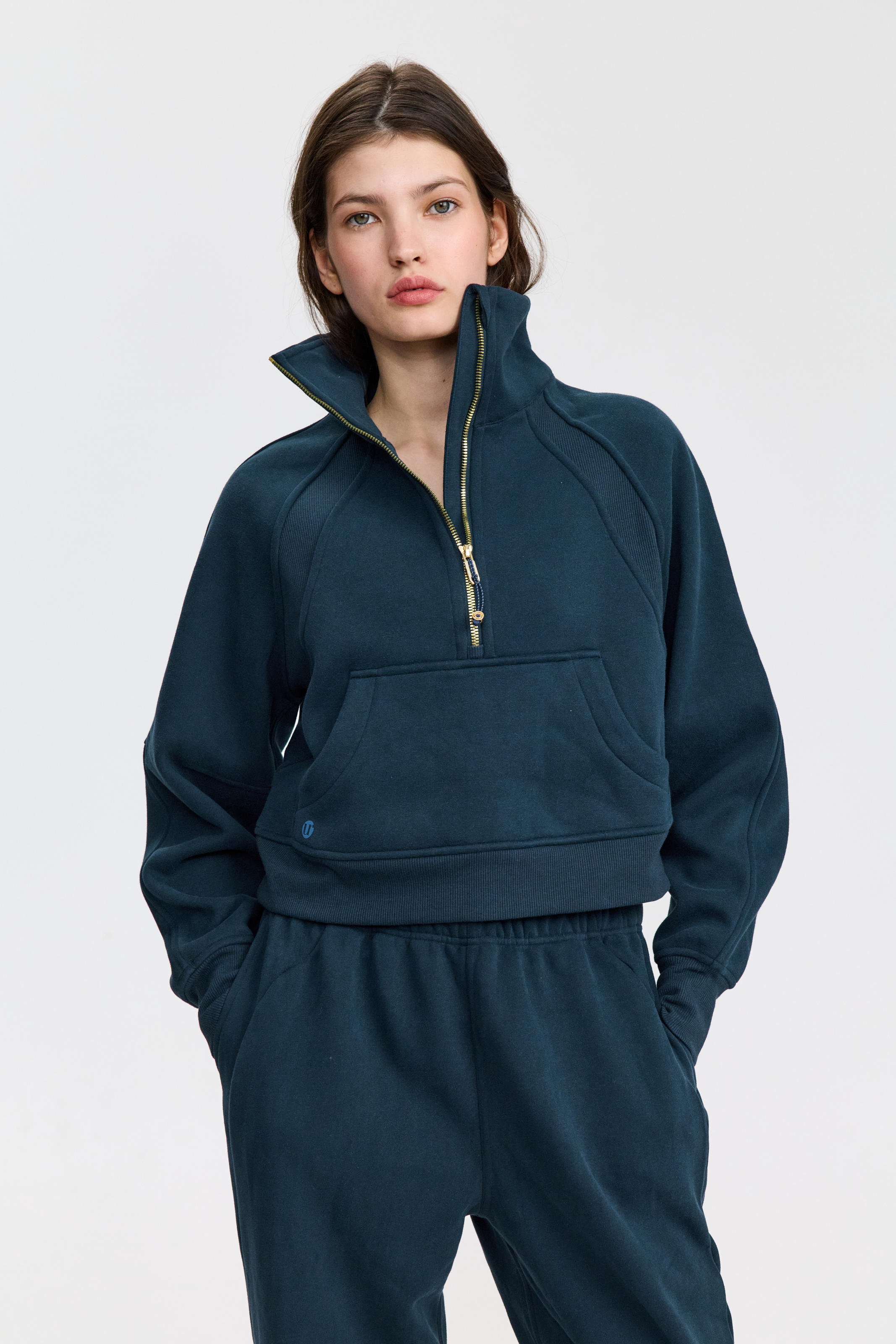Свитшот оверсайз 1/2 zip с воротником UL