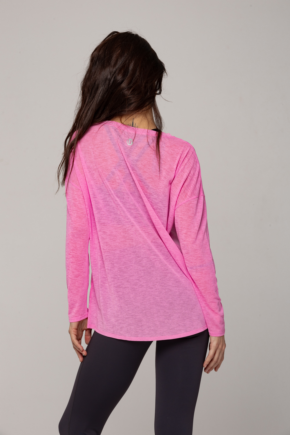 Лонгслив полупрозрачный оверсайз с разрезами