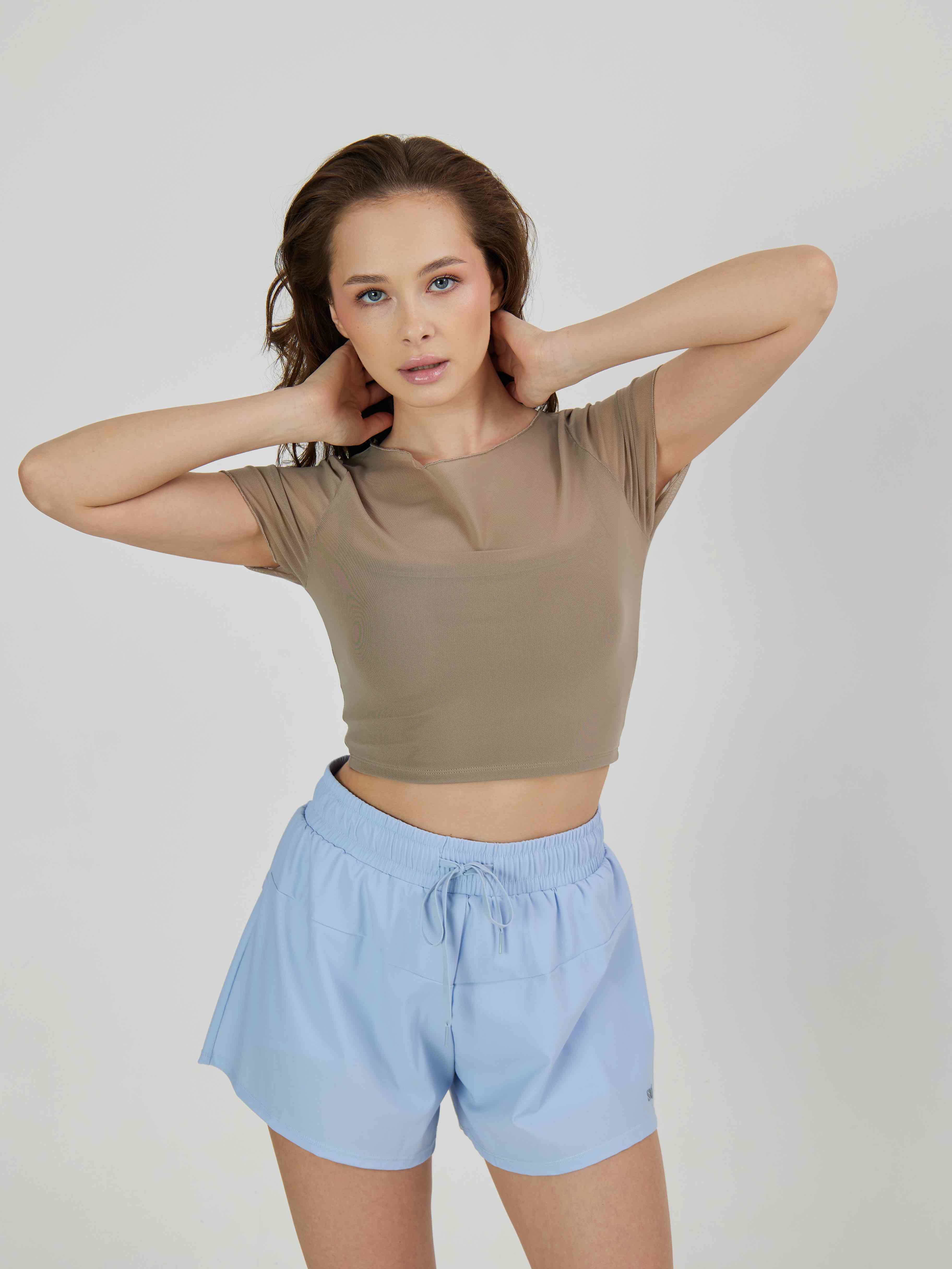 Укороченная футболка из сетки с внутренним топом