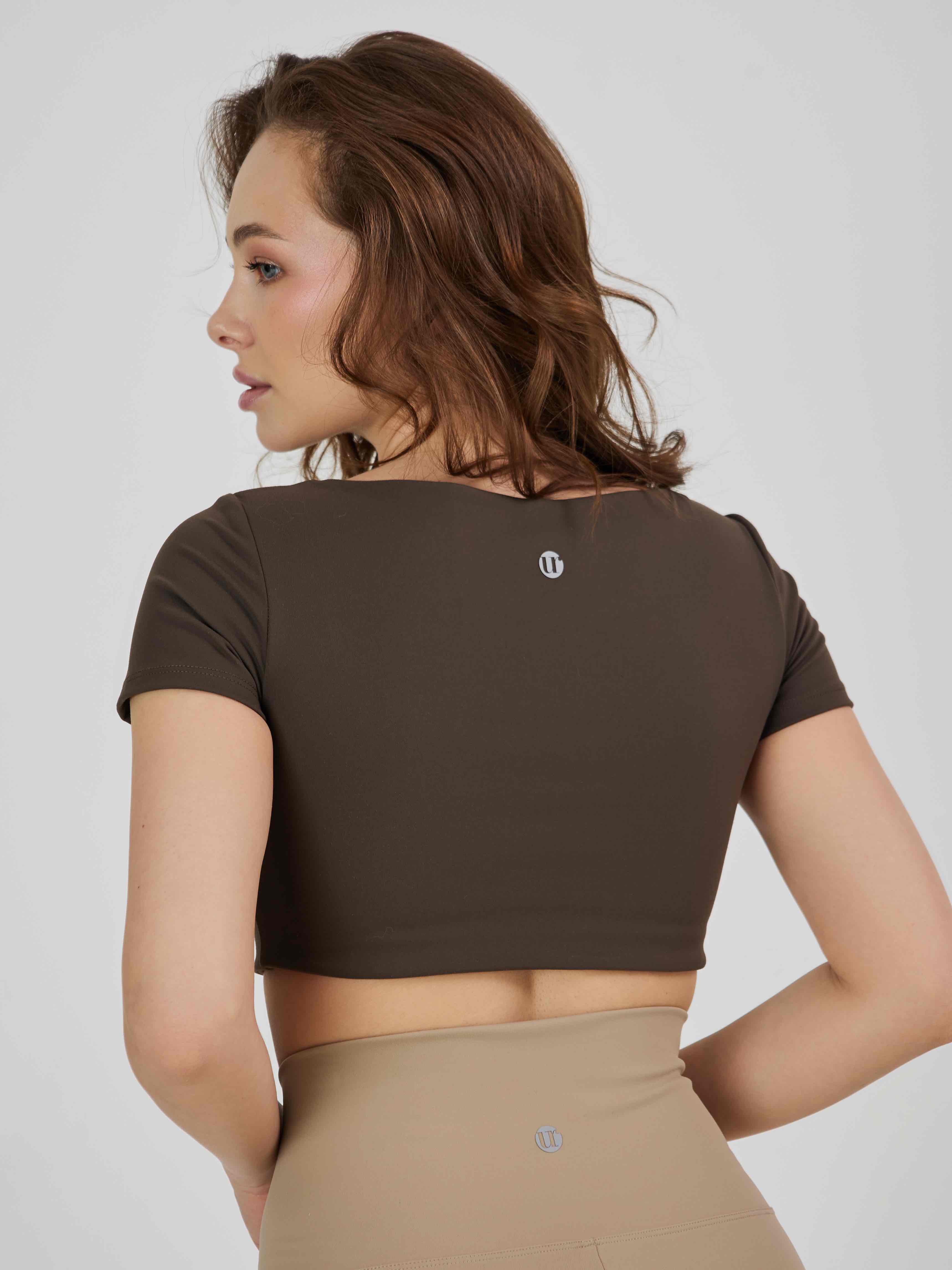 Топ с коротким рукавом со сборкой на груди