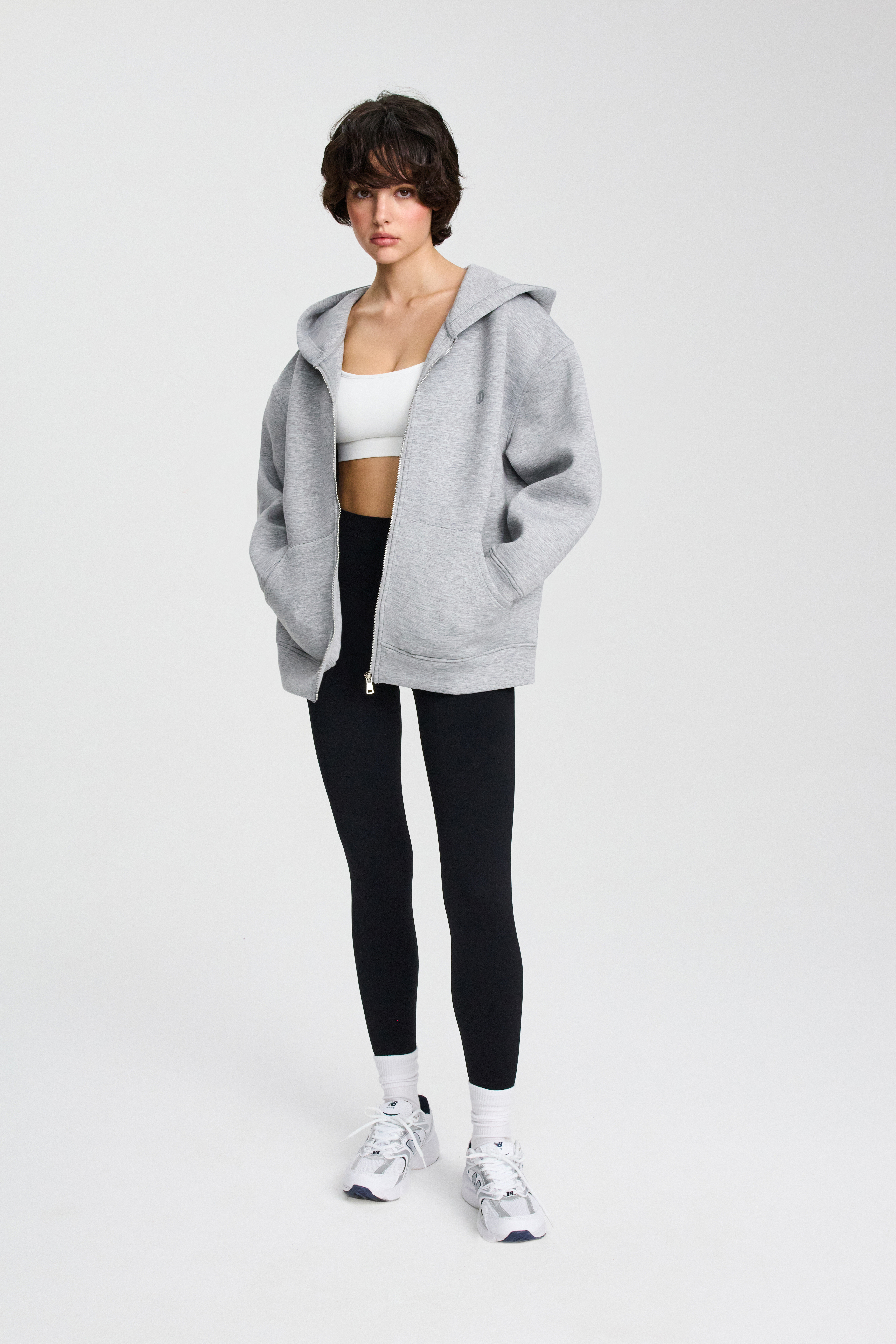 Свитшот-куртка на молнии с капюшоном