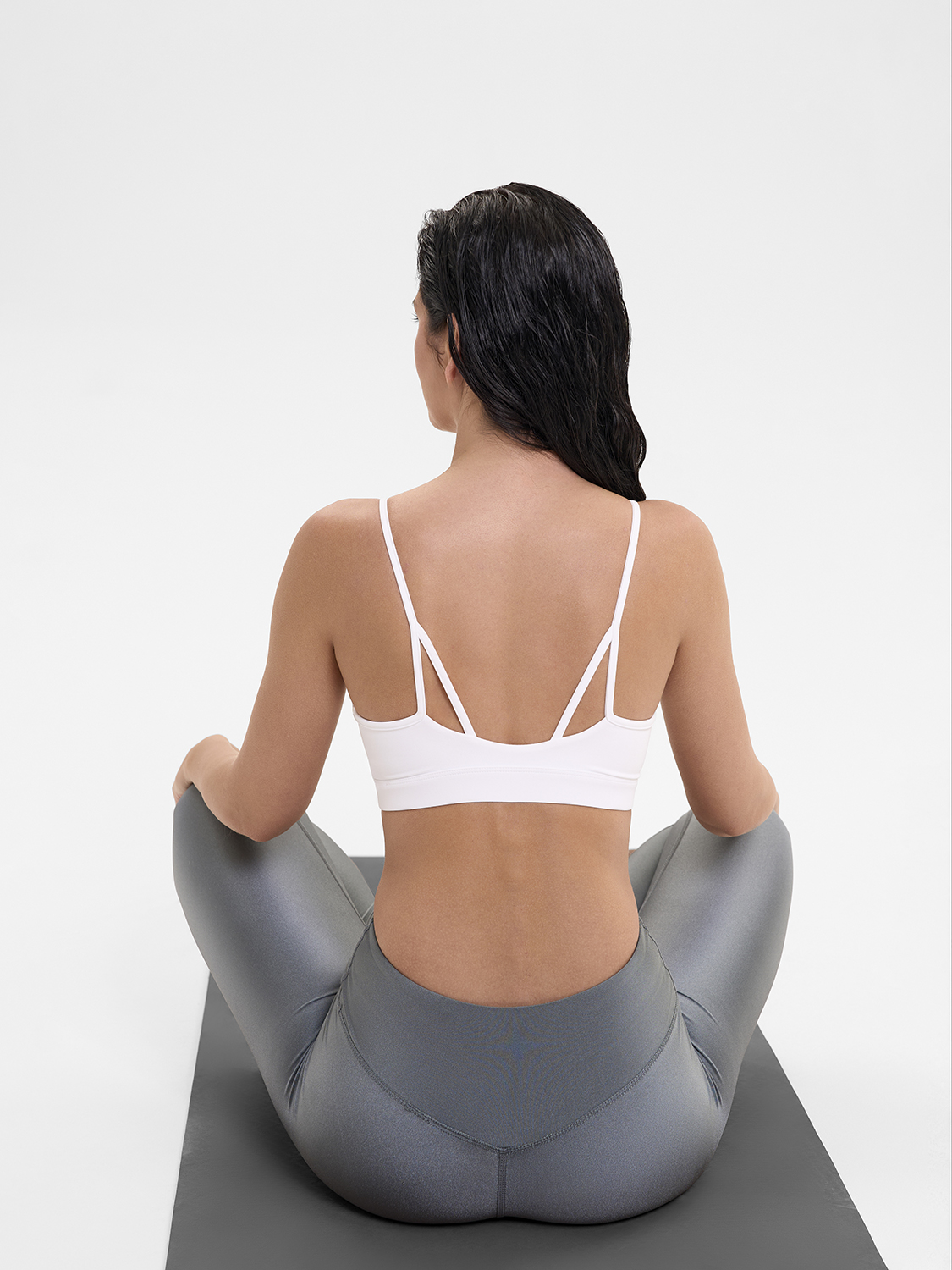 Топ бра с тонкими двойными лямками на спине