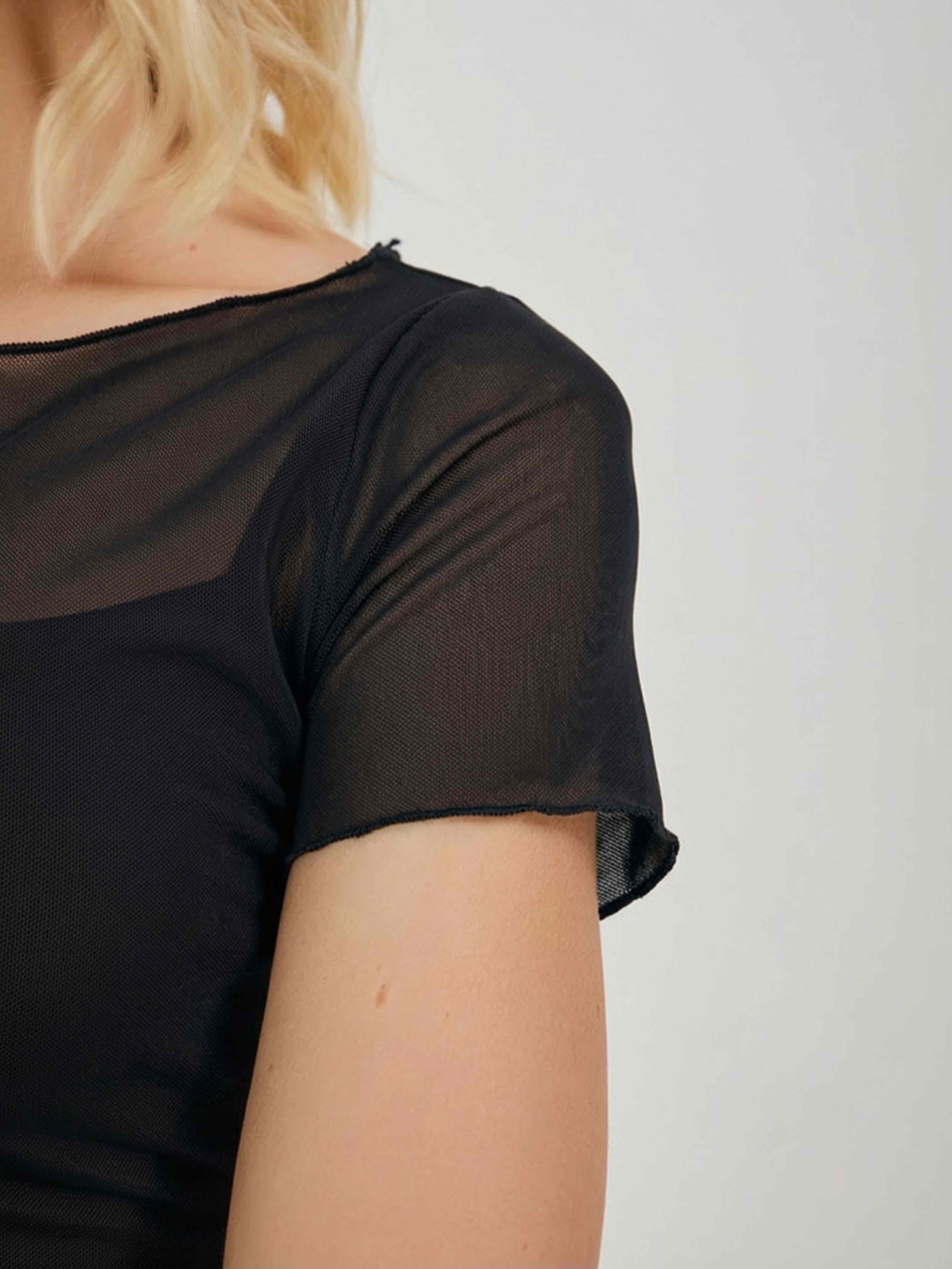 Укороченная футболка из сетки с внутренним топом