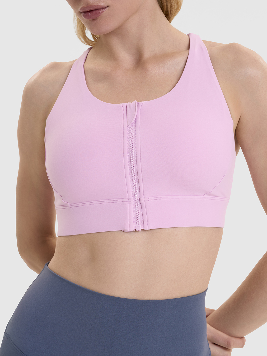 Спортивный топ-бра на молнии