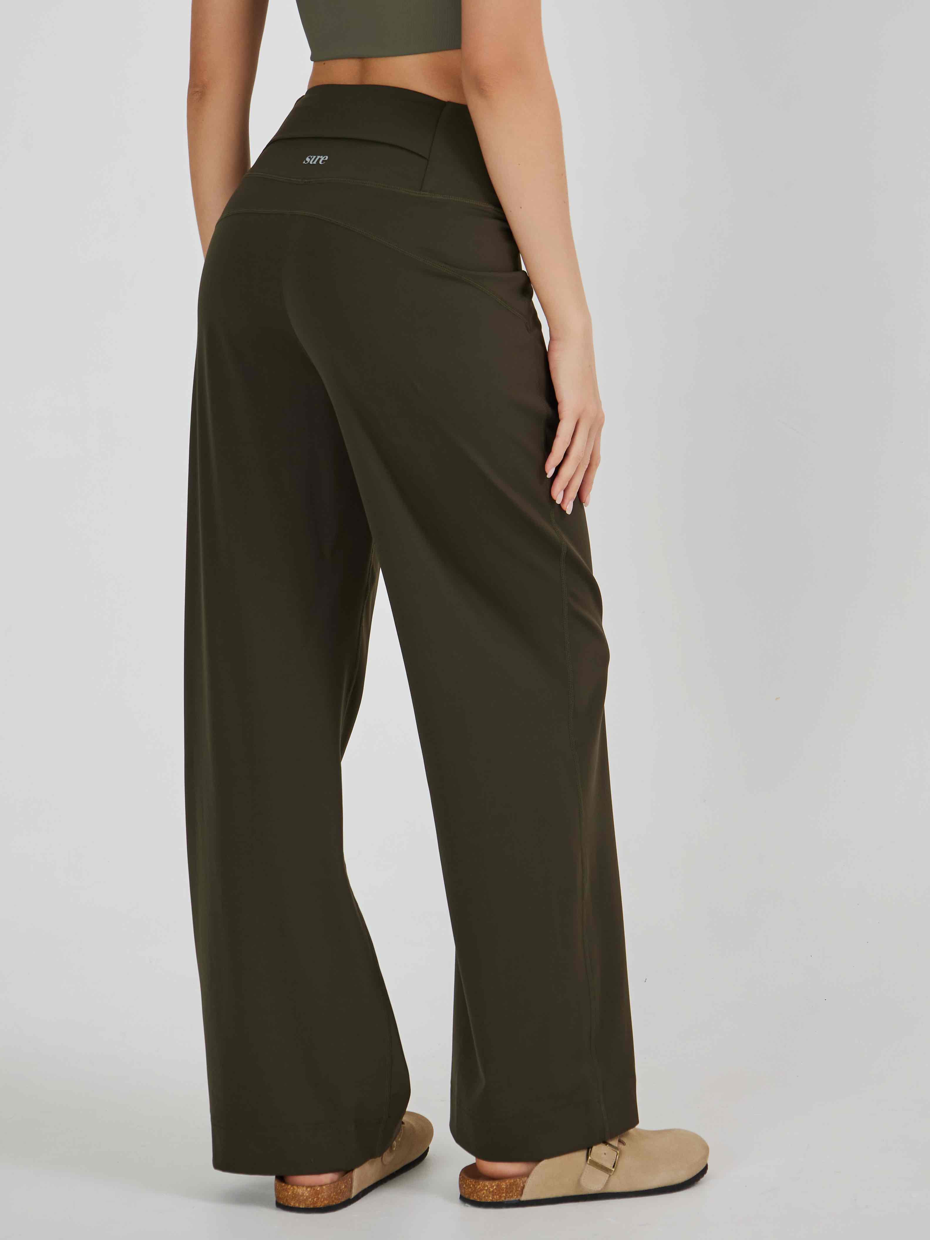 Брюки широкие на резинке с карманом на поясе сзади