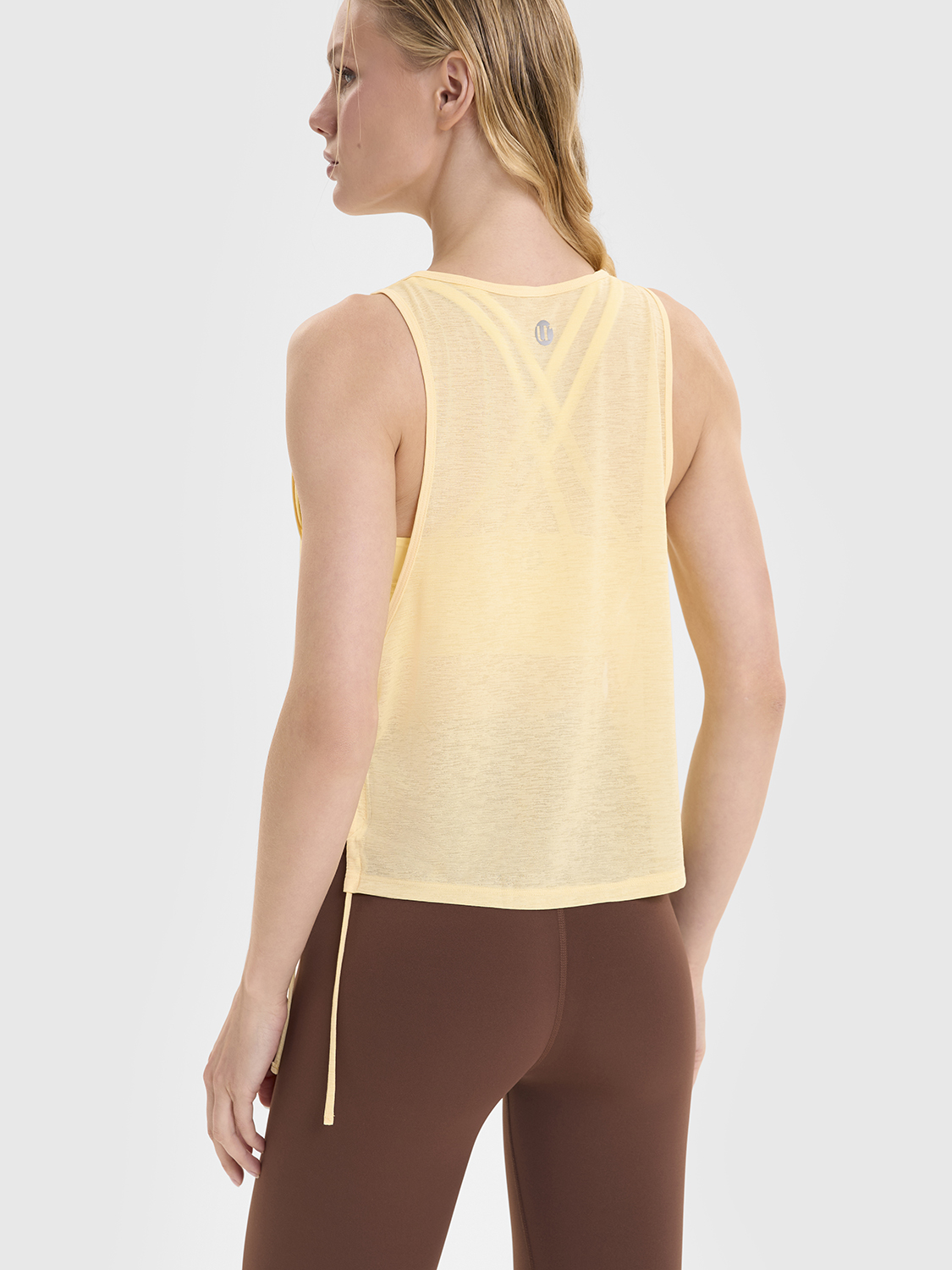 Майка с завязками по бокам свободного кроя