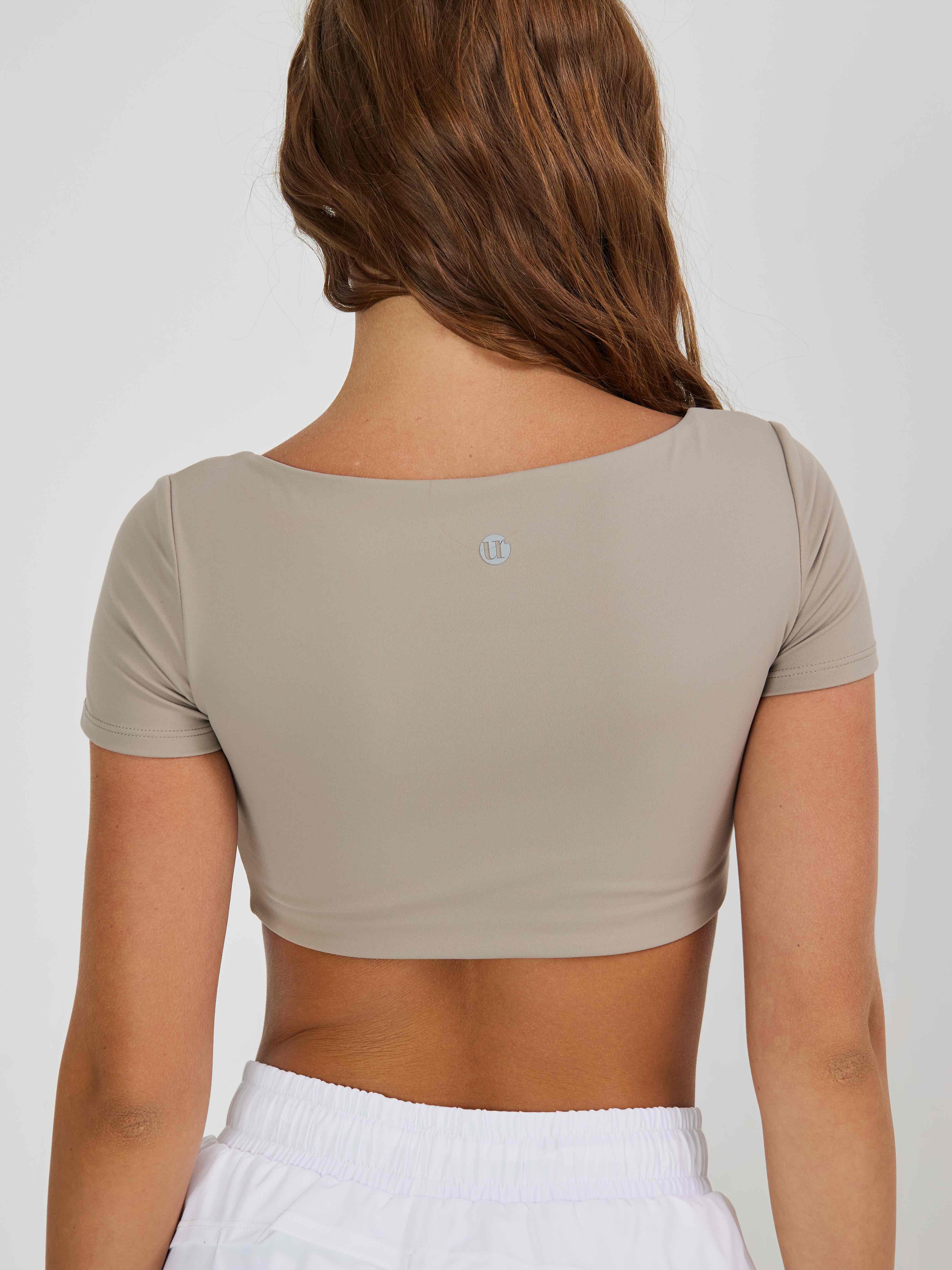 Топ с коротким рукавом со сборкой на груди