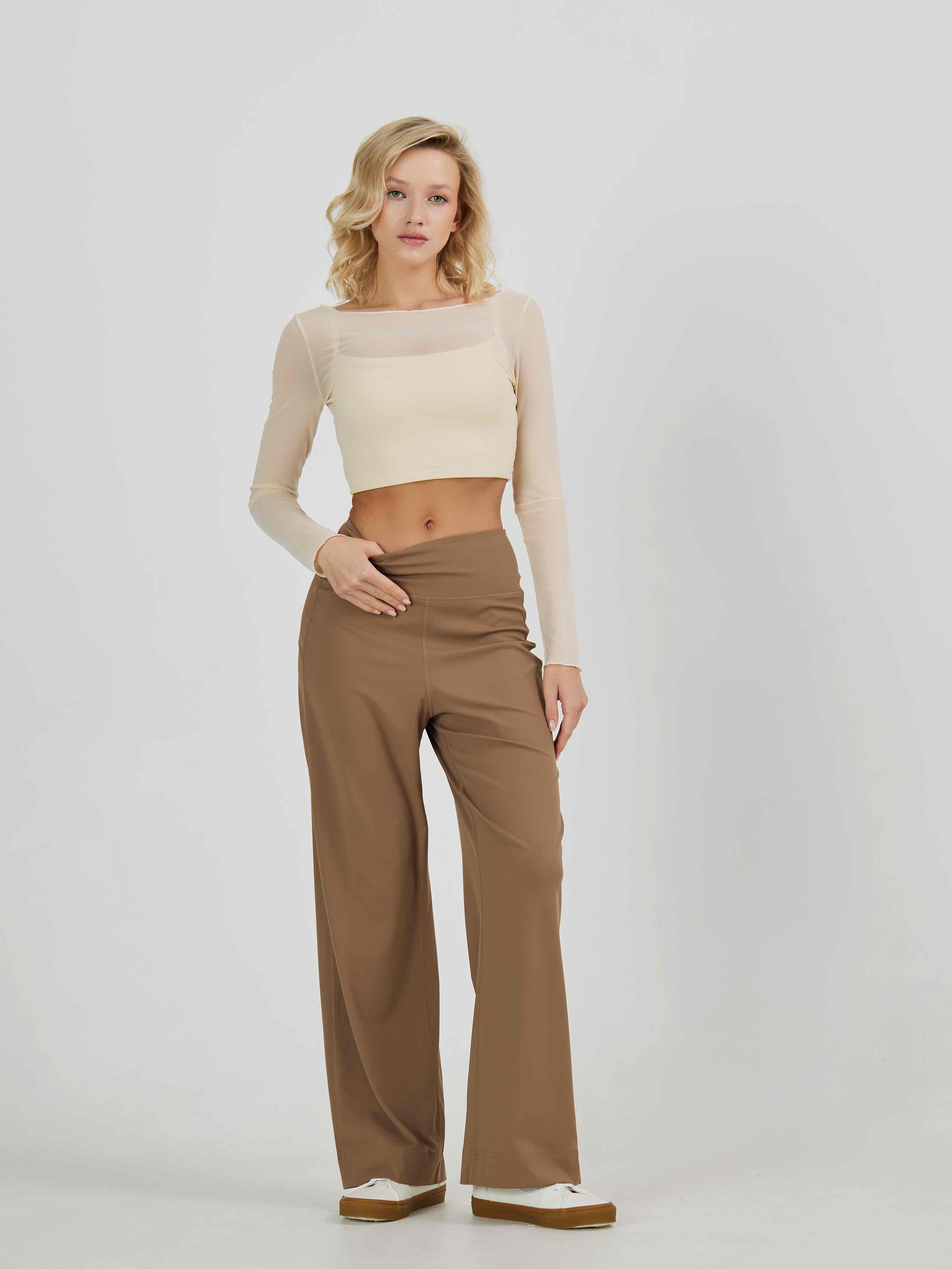 Брюки широкие на резинке с карманом на поясе сзади