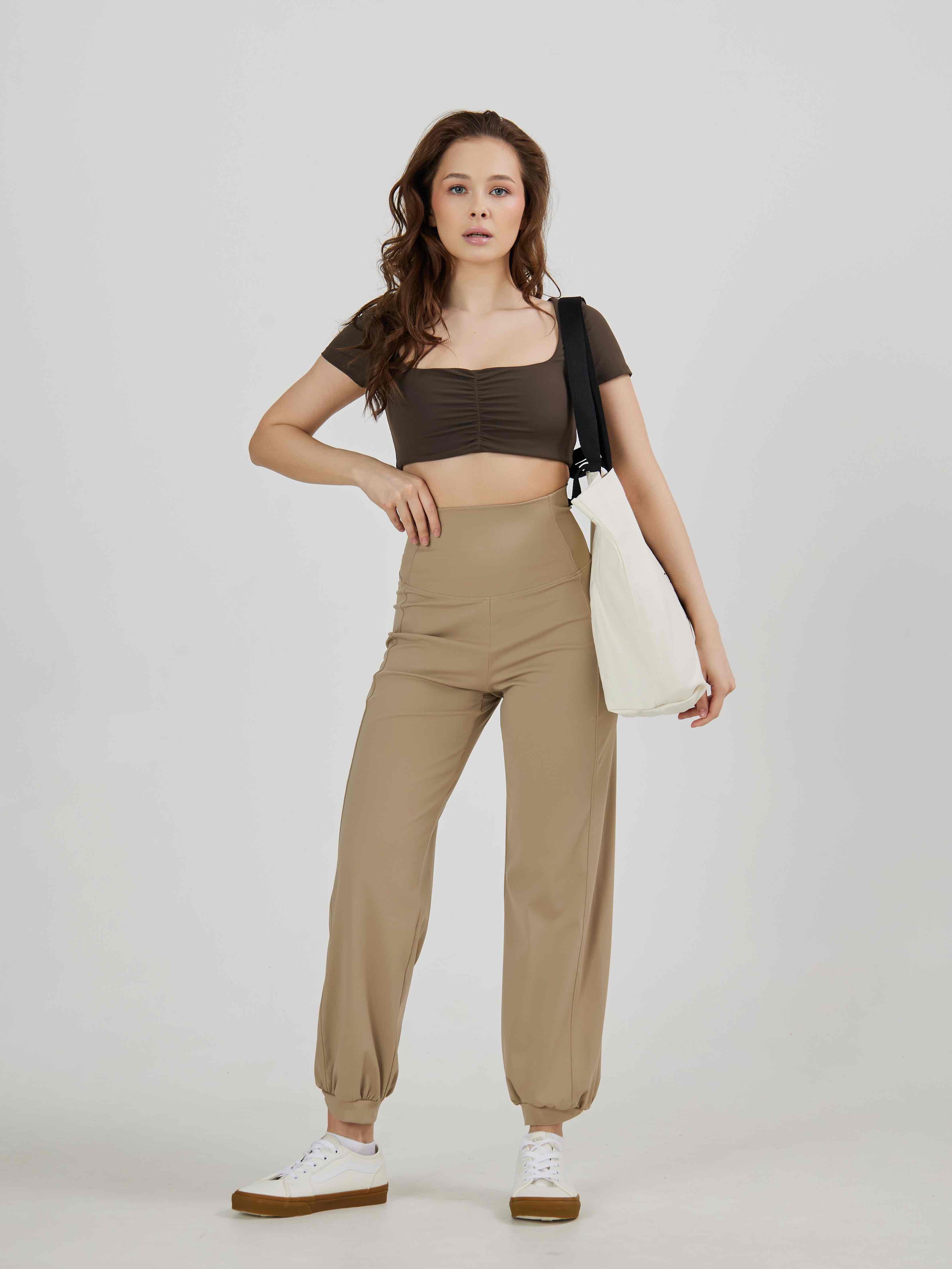 Топ с коротким рукавом со сборкой на груди