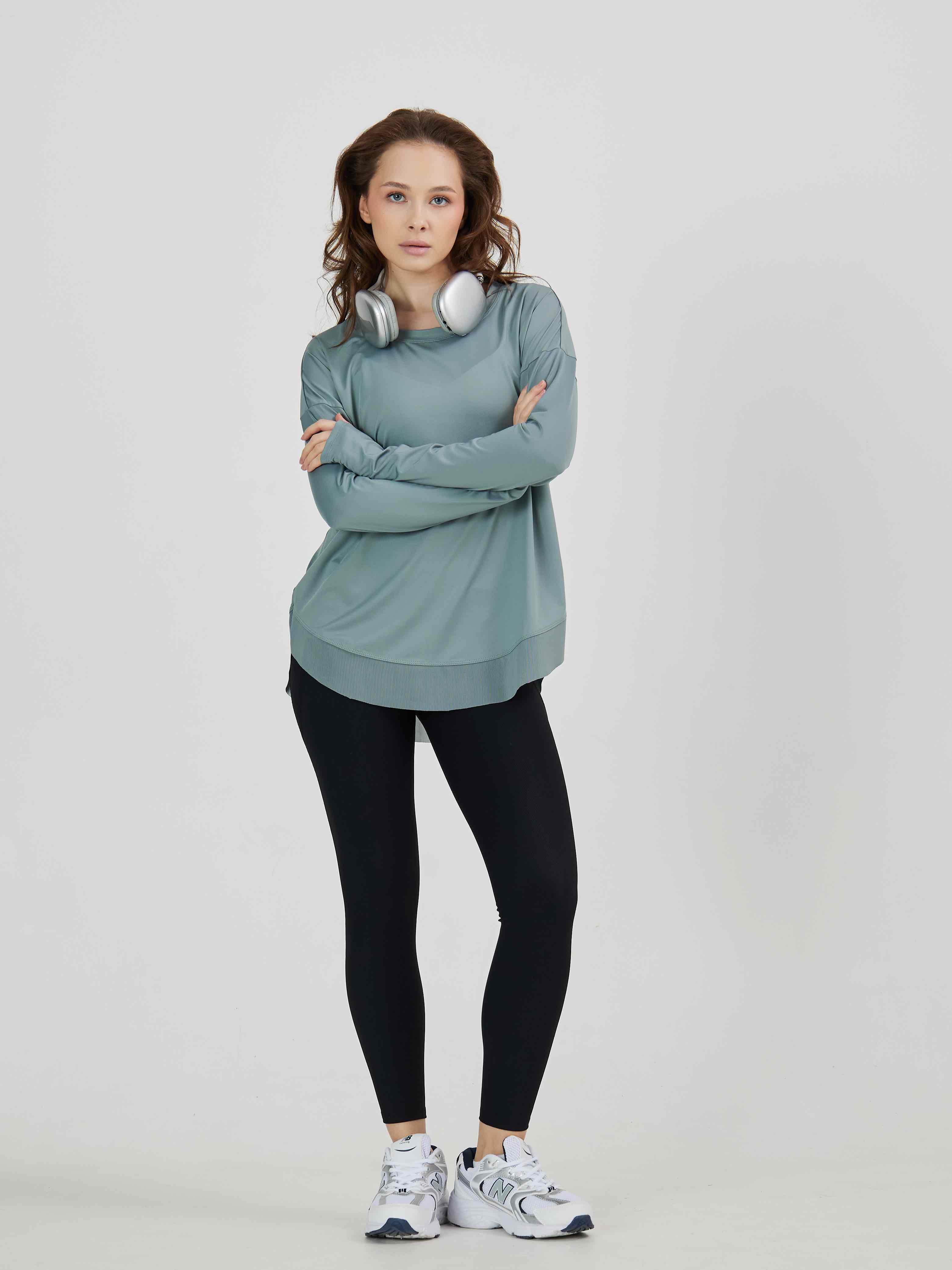 Лонгслив свободный с полукруглым низом с сеткой