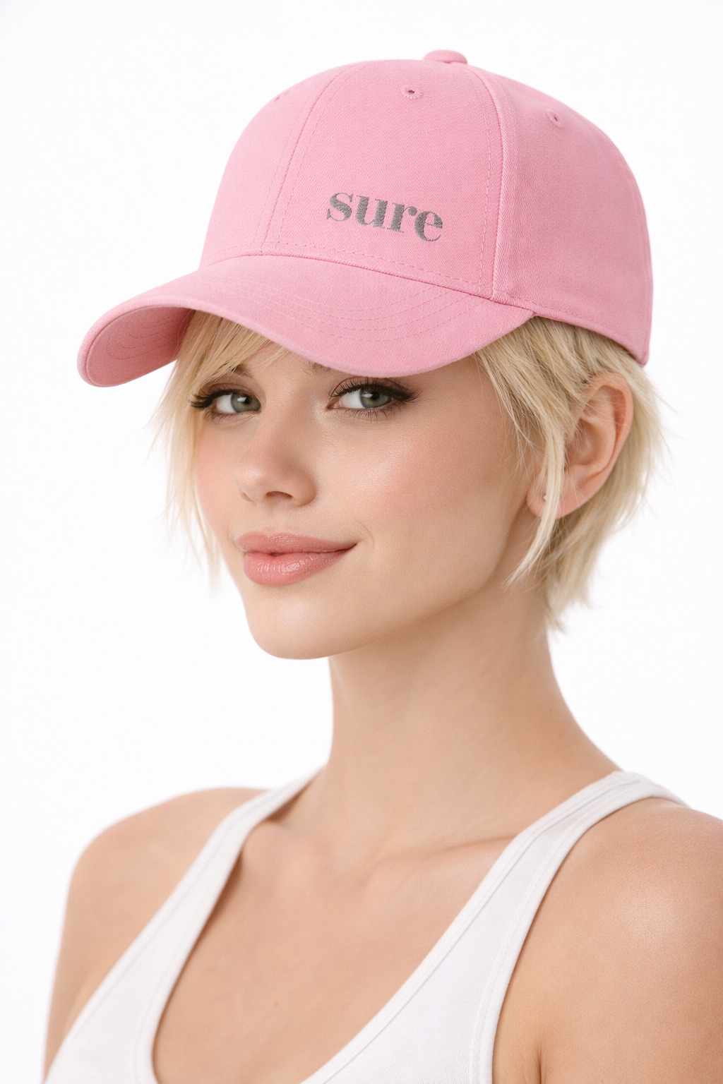 Кепка-бейсболка с маленьким логотипом