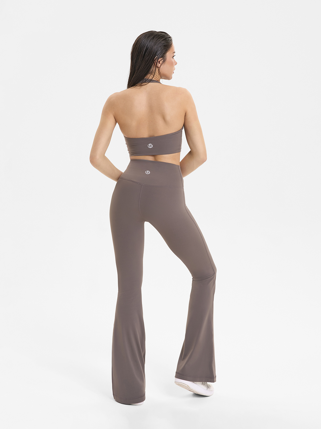 Спортивные брюки-клеш с высокой посадкой