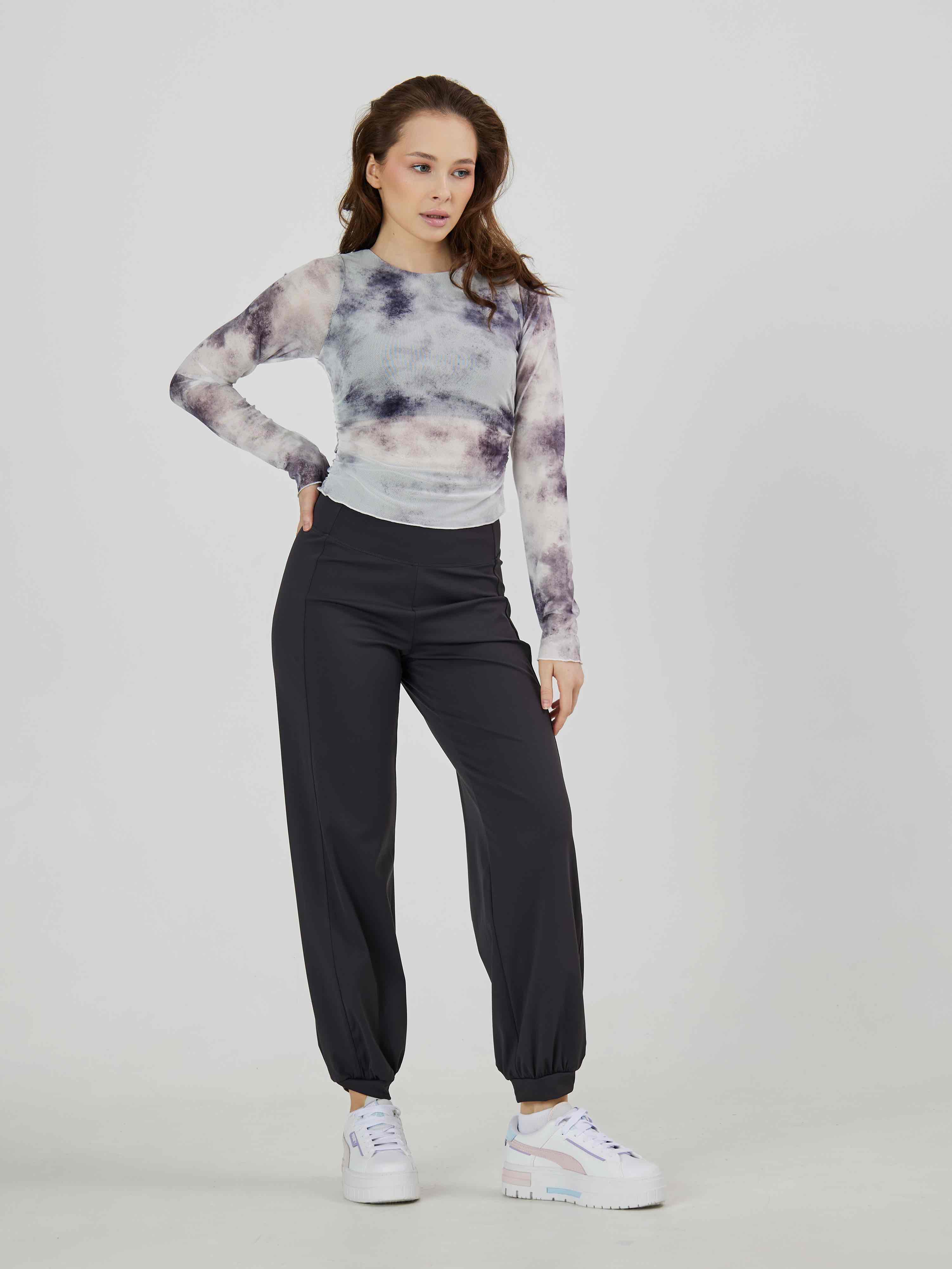 Брюки широкие с высокой посадкой с манжетом внизу