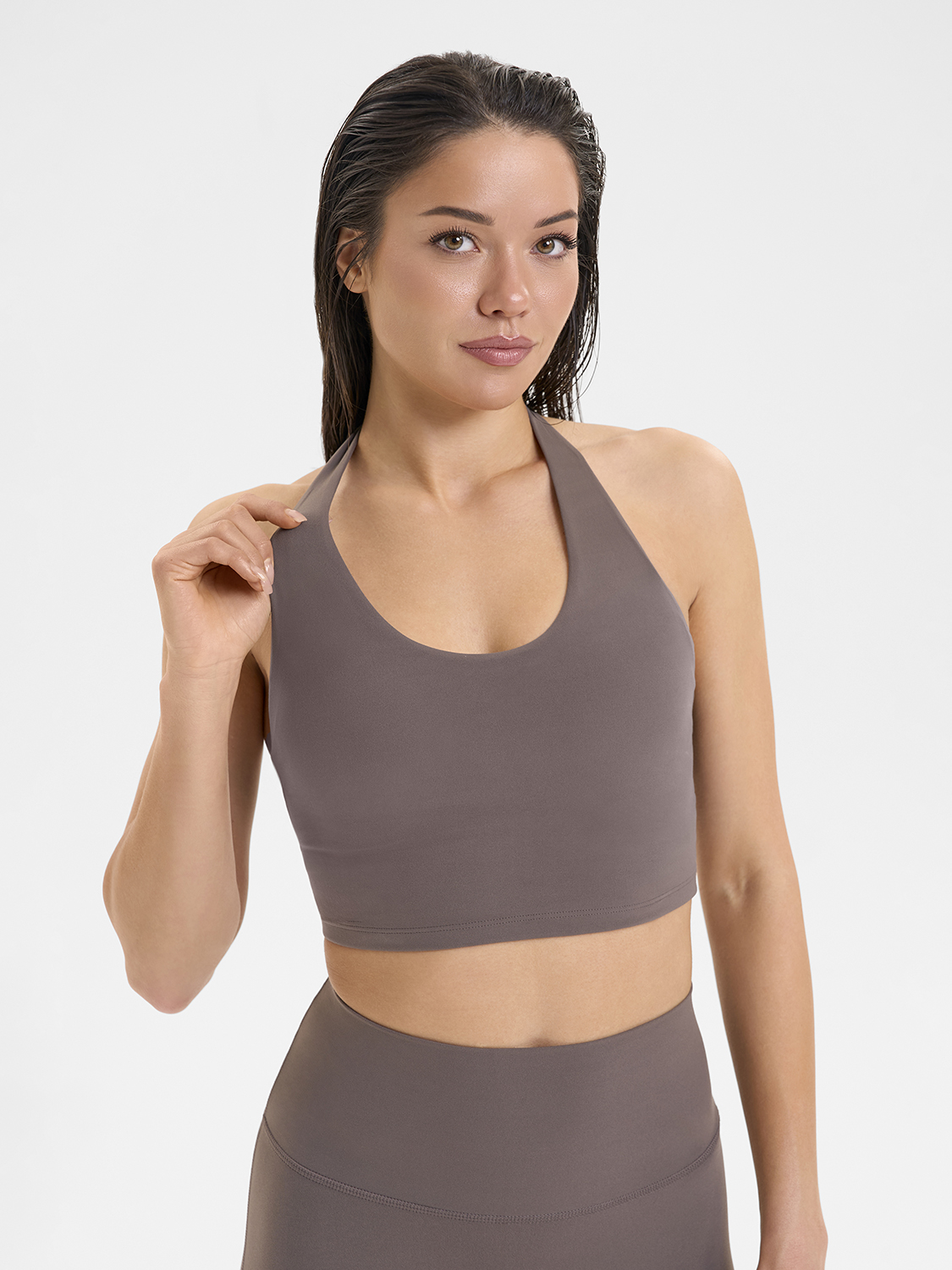 Топ спортивный с открытой спиной