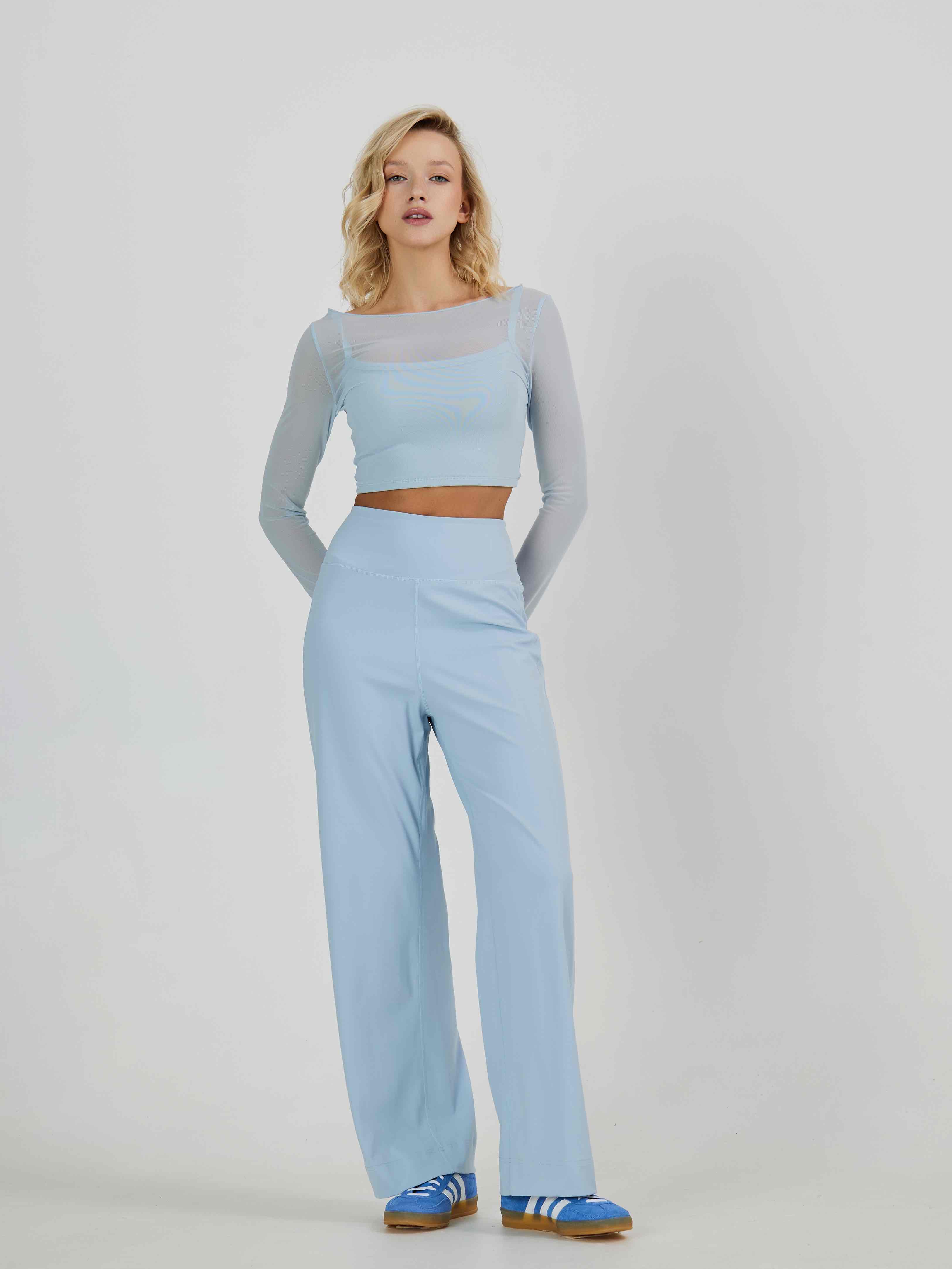 Брюки широкие на резинке с карманом на поясе сзади