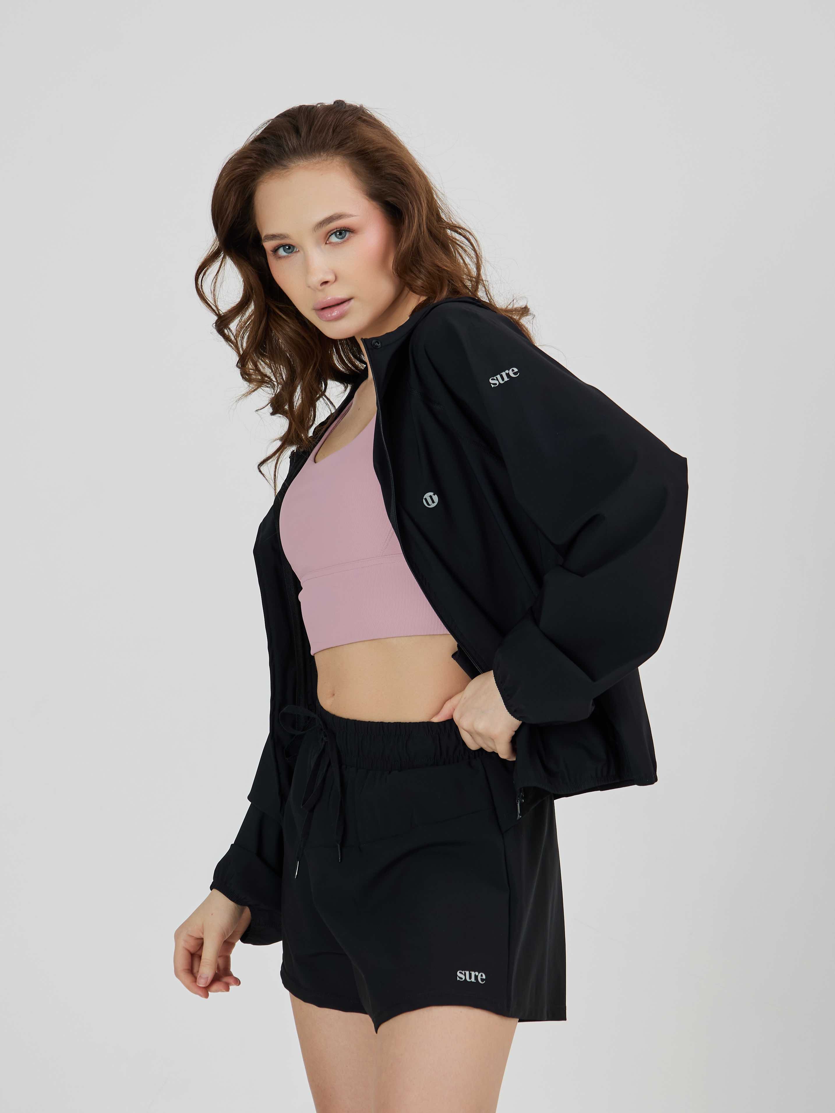 Ветровка с капюшоном из эластичной ткани SPF50