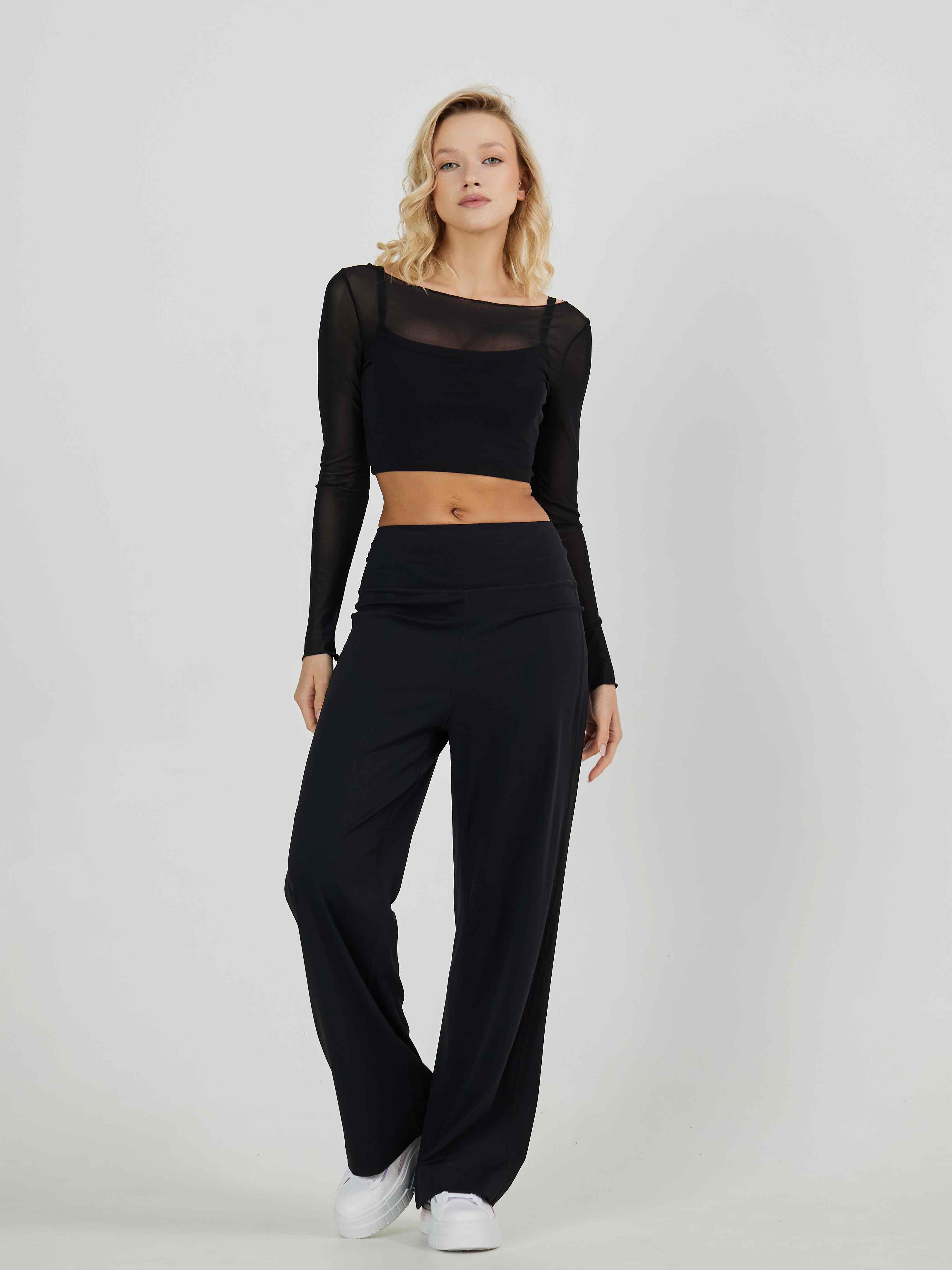 Брюки широкие на резинке с карманом на поясе сзади