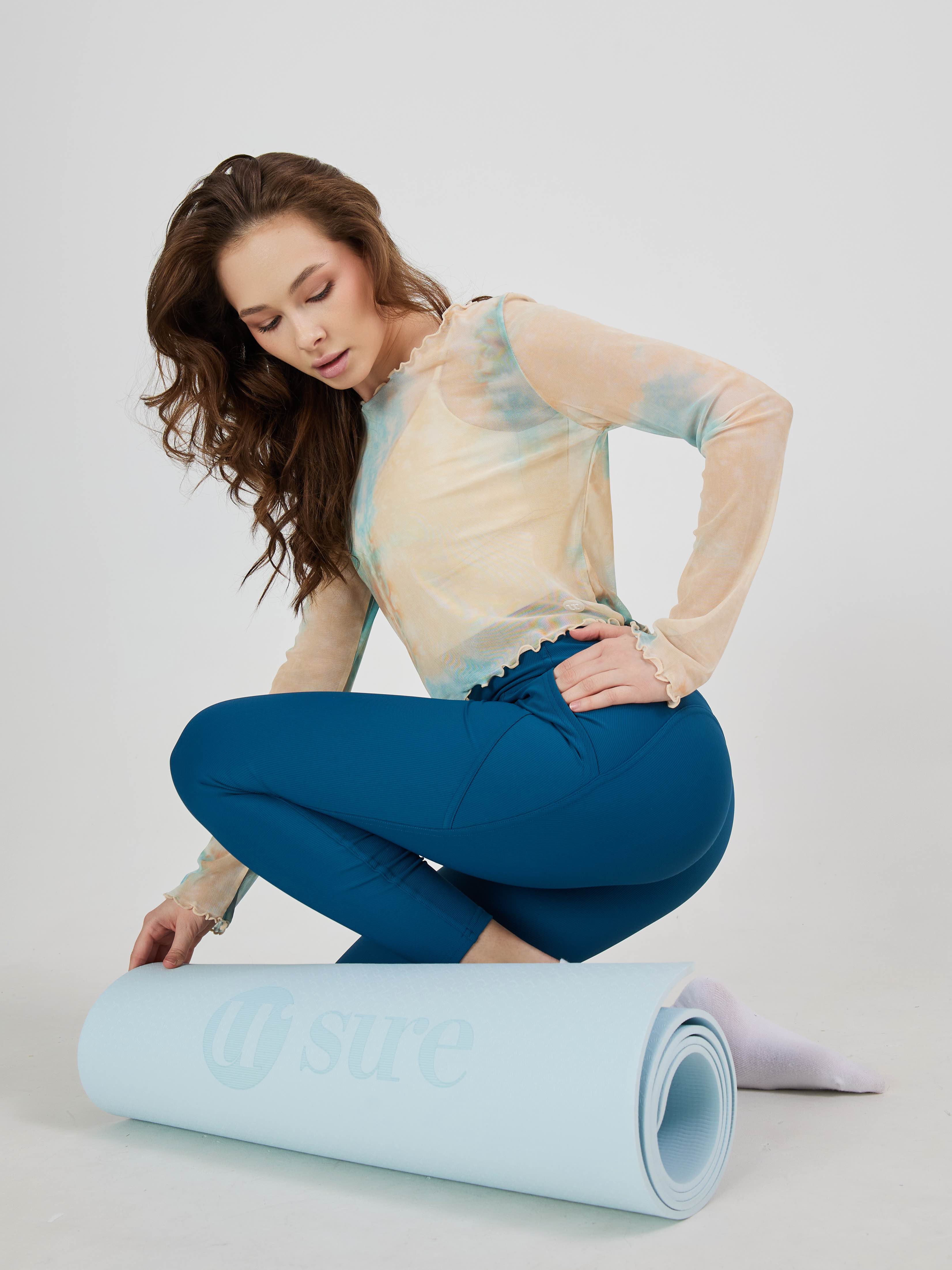 Спортивный коврик для фитнеса и йоги