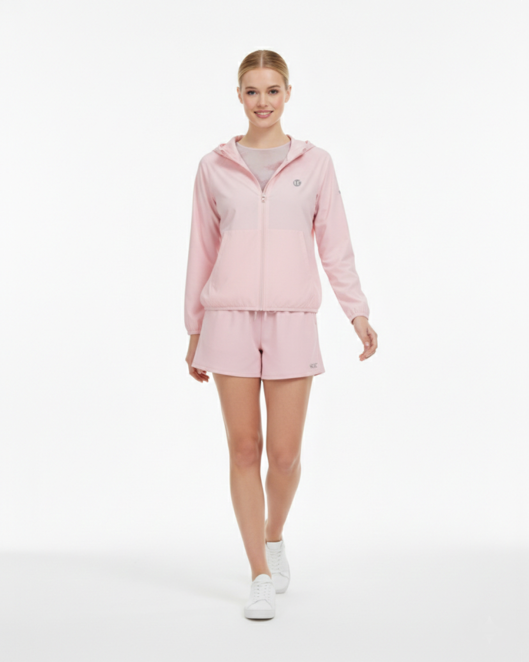 Ветровка с капюшоном из эластичной ткани SPF50