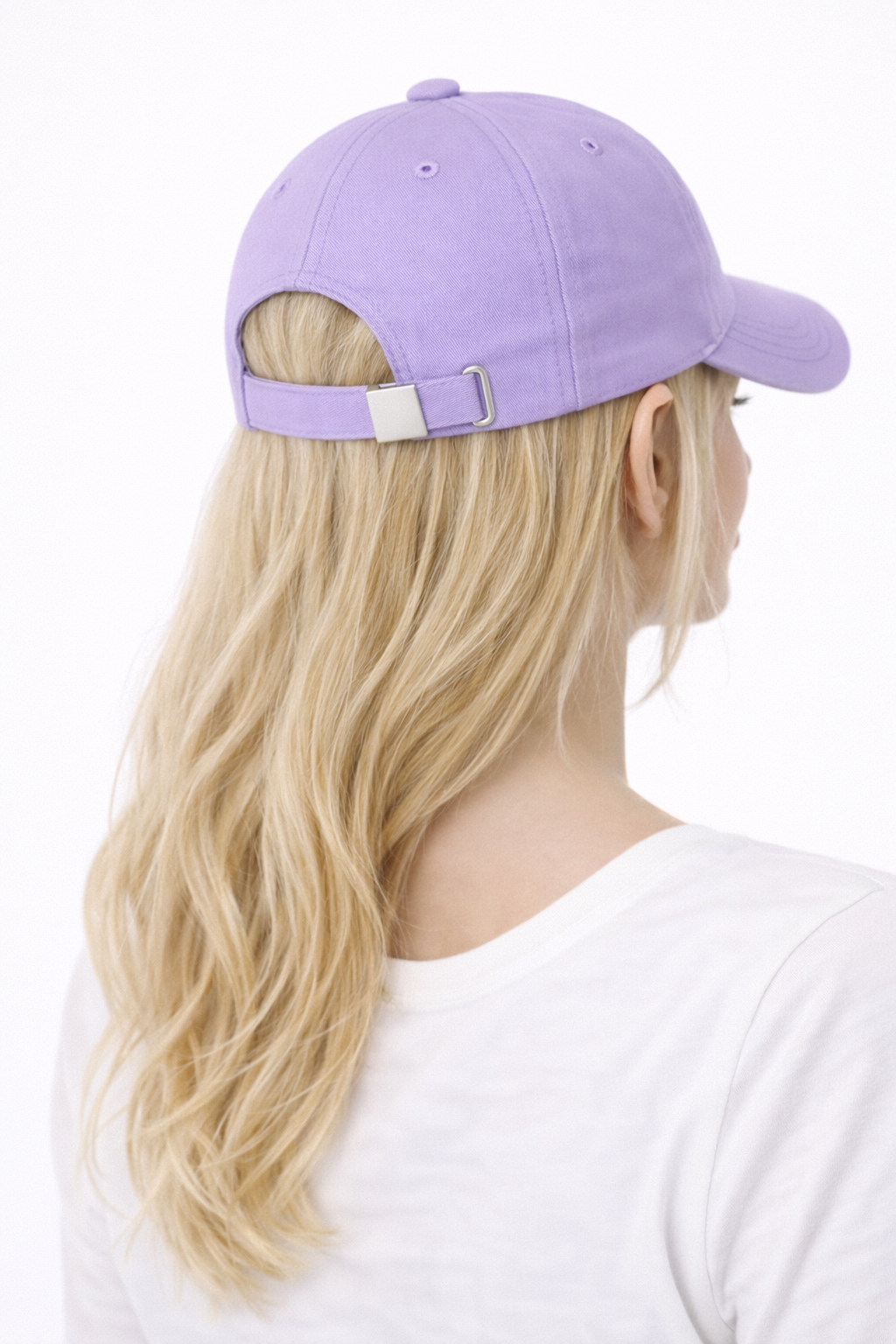 Кепка-бейсболка с маленьким логотипом