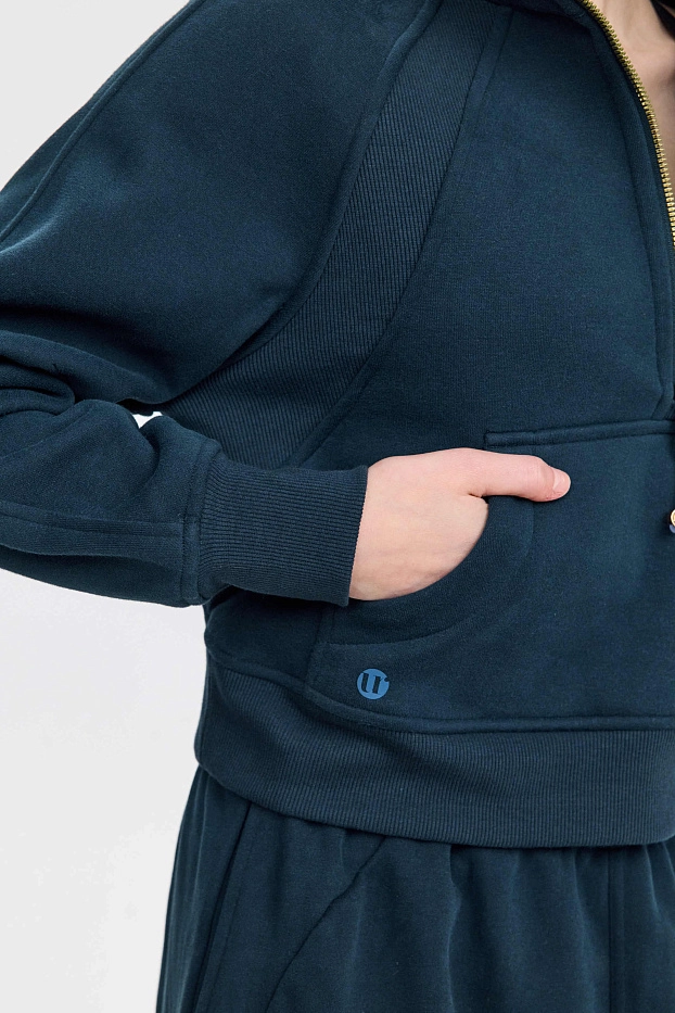 Свитшот оверсайз 1/2 zip с воротником UL