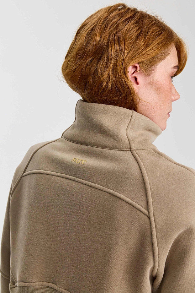 Свитшот оверсайз 1/2 zip с воротником UL