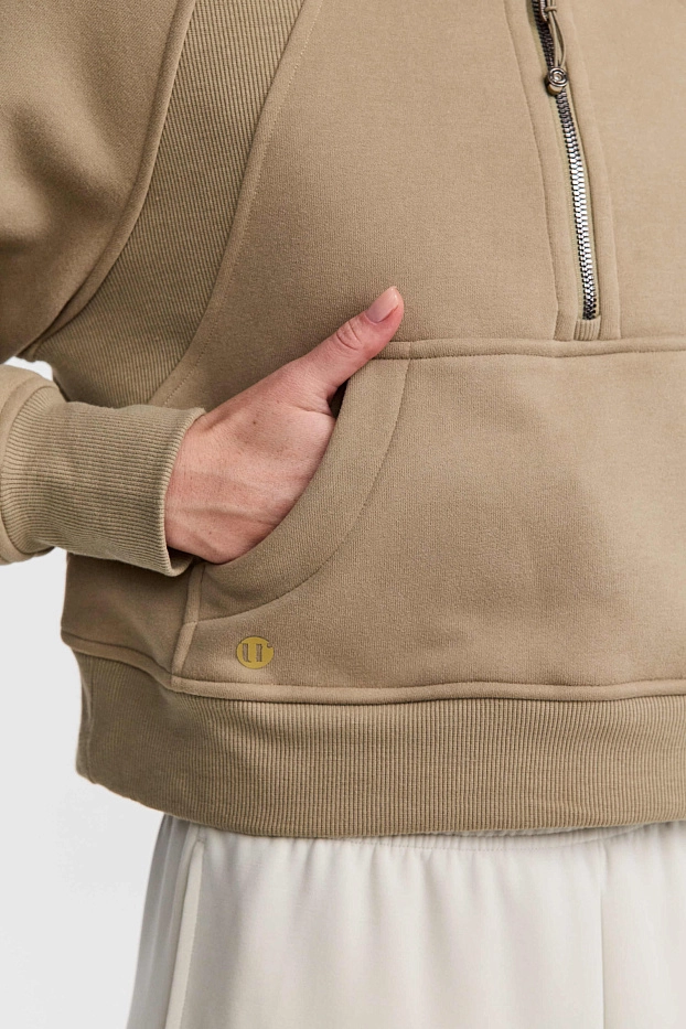 Свитшот оверсайз 1/2 zip с воротником UL